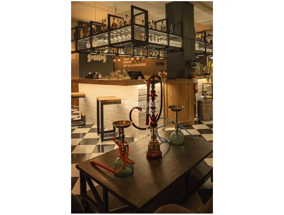 CASCO VIEJO / CASA MALECON / 180M / 2 BAÑOS / COCINA / DEPOSITO