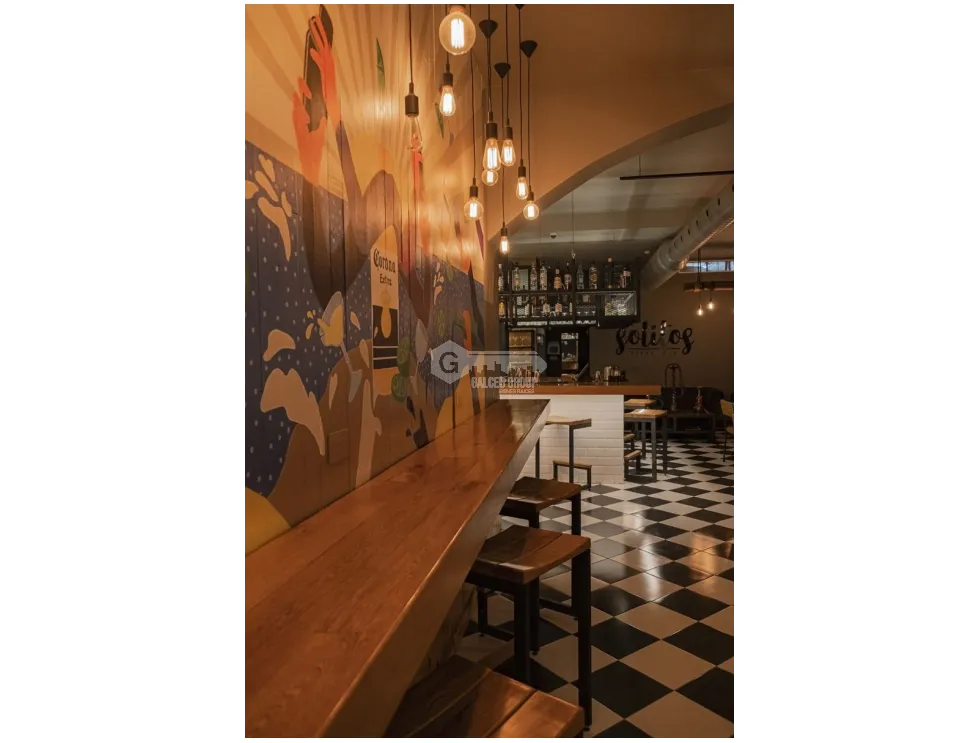 CASCO VIEJO / CASA MALECON / 180M / 2 BAÑOS / COCINA / DEPOSITO