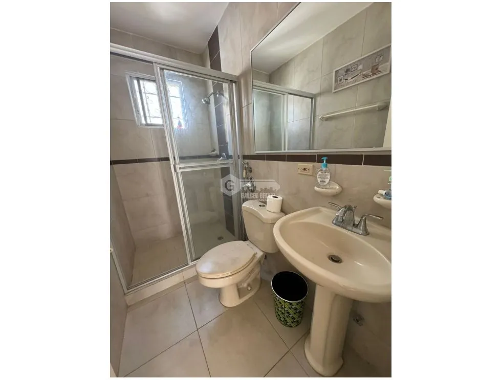 SE VENDE CASA EN PLAYA DORADA VISTA AL MAR  200 M2 DOS NIVELES