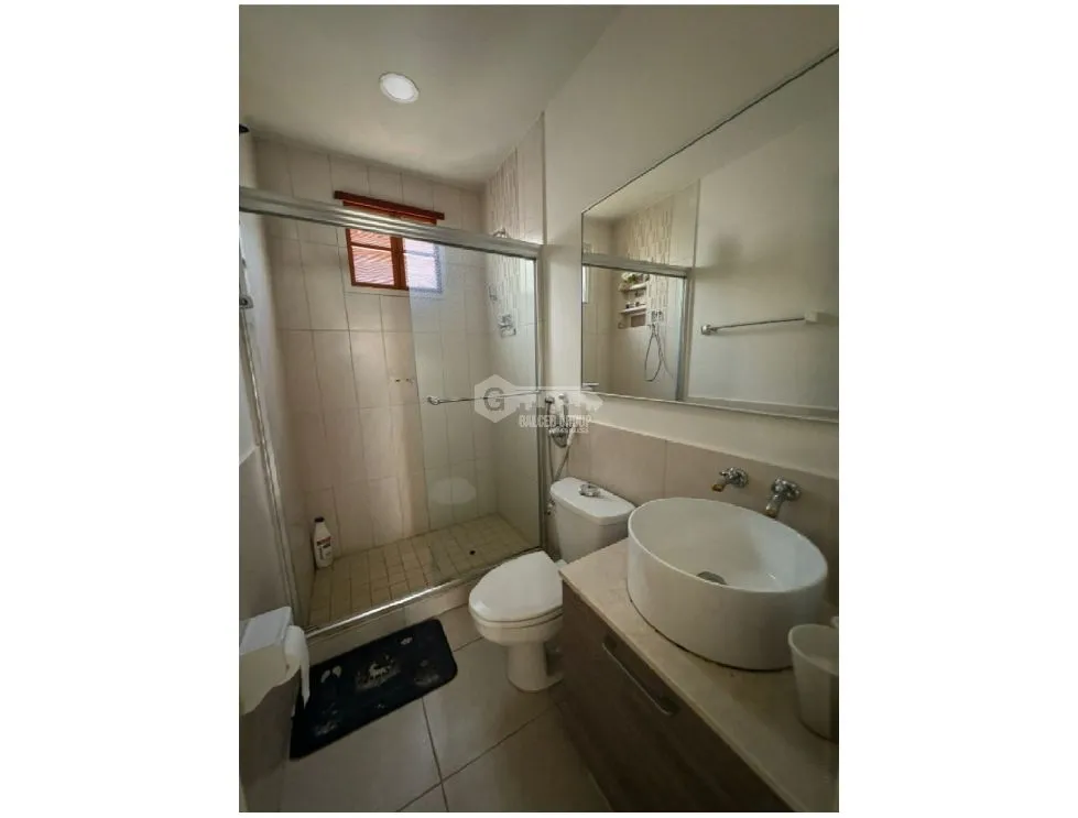 SE VENDE CASA EN PLAYA DORADA VISTA AL MAR  200 M2 DOS NIVELES