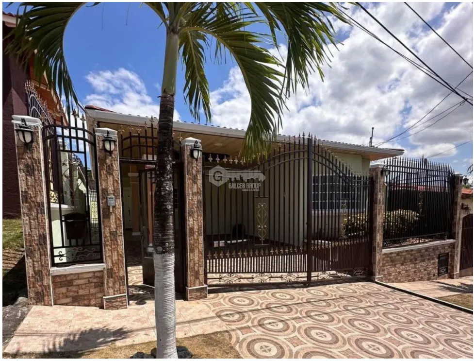 FOR RENT: HOUSE IN SAN ANTONIO 300M 4 BEDROOMS 3 BATHROOMS WITH PATIO