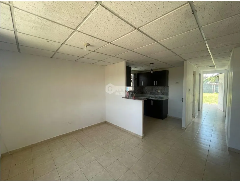 SE VEN CASA EN ARRAIJAN  LA CONSTANCIA 300 M2 AMPLIO PATIO