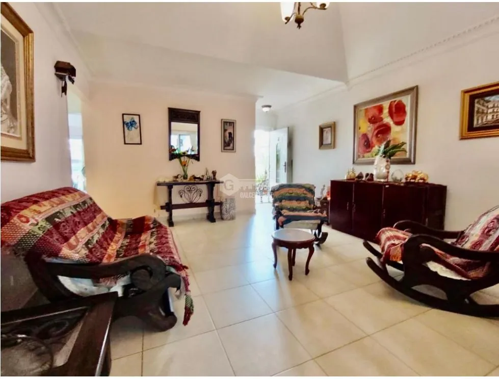 SE VENDE CASA EN  PLAYA DORADA URB. ALAMAR  285M CON TERRAZA