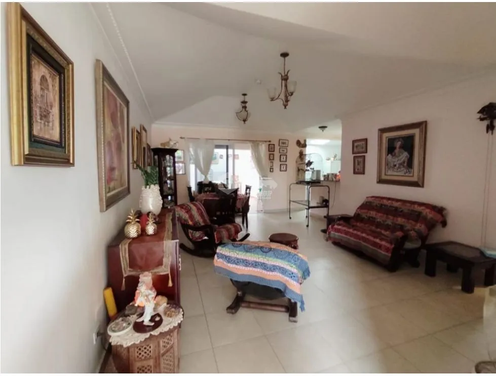 SE VENDE CASA EN  PLAYA DORADA URB. ALAMAR  285M CON TERRAZA