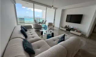 SE VENDE APARTAMENTO EN BELLA VISTA 205M 3 HABITACIONES Y BALCON