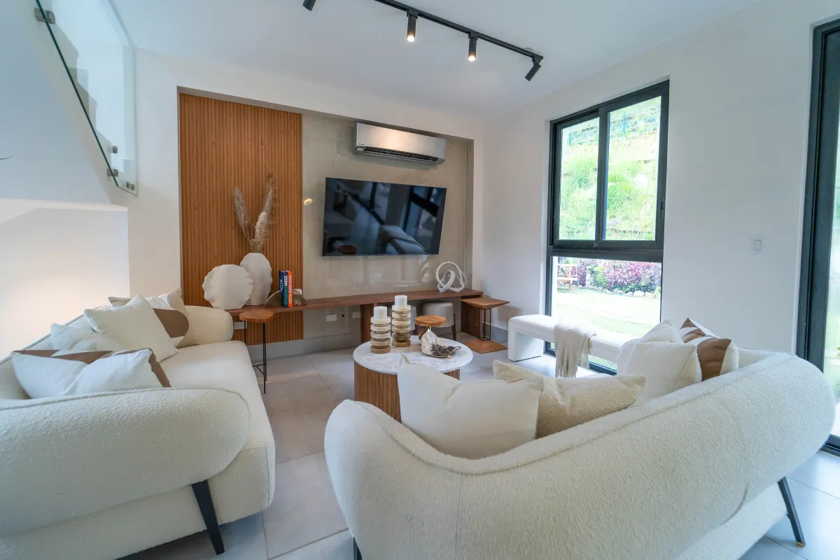Luxury and Comfort: Exclusive Villas in Riverwalk Green City (277 m²)