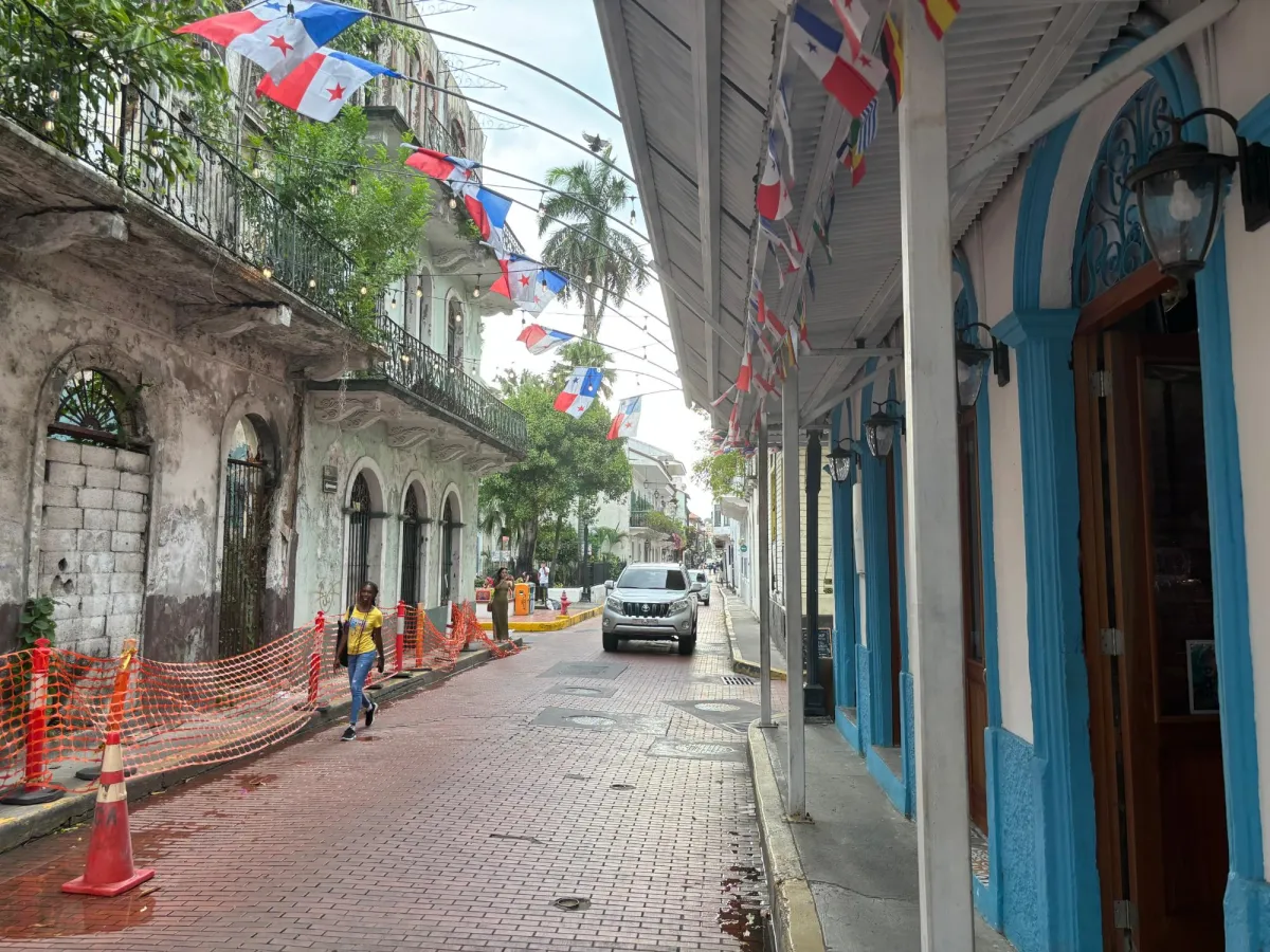 Commercial building with ROI in casco viejo.