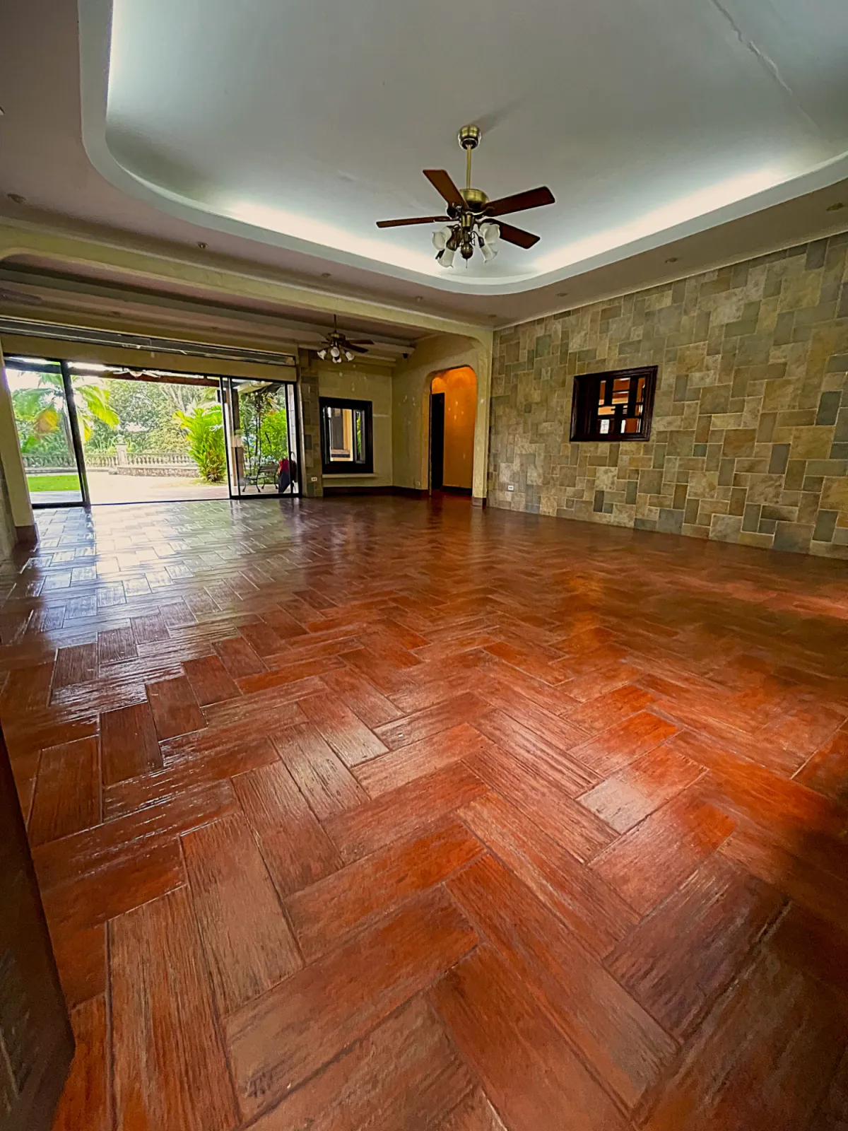 Exclusivo oasis urbano: Residencia unifamiliar estilo villa campestre.