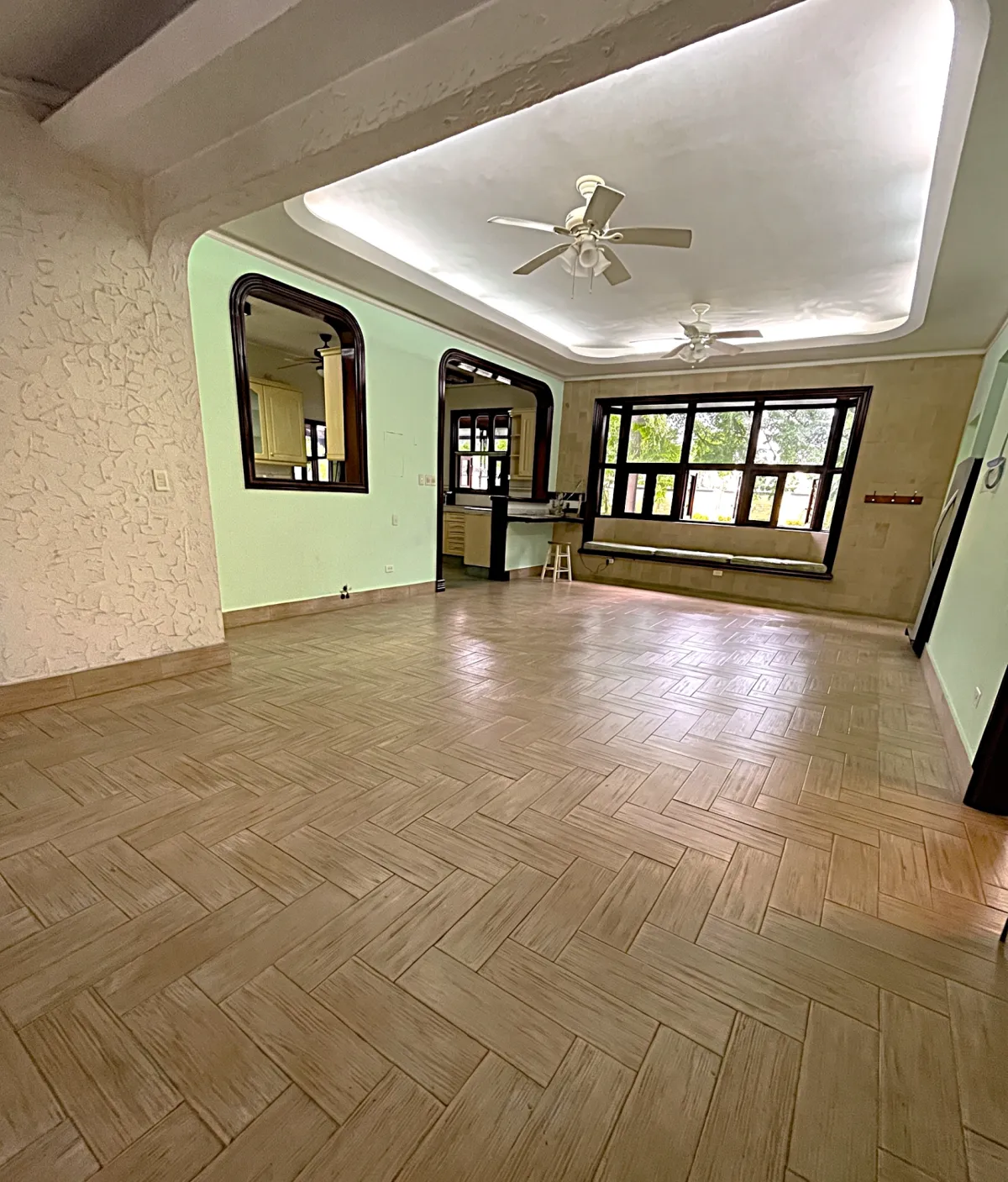 Exclusivo oasis urbano: Residencia unifamiliar estilo villa campestre.