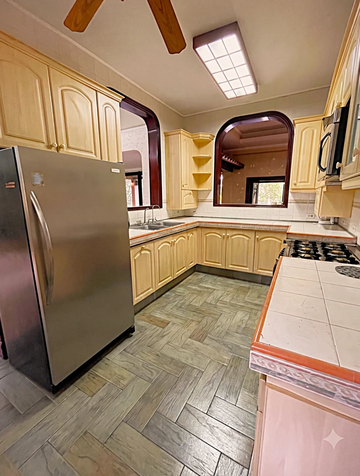 Exclusivo oasis urbano: Residencia unifamiliar estilo villa campestre.