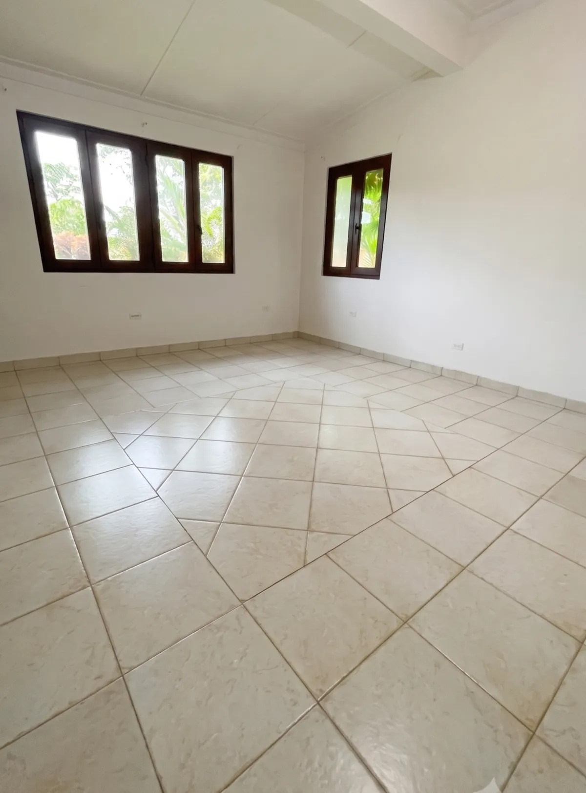 Exclusivo oasis urbano: Residencia unifamiliar estilo villa campestre.
