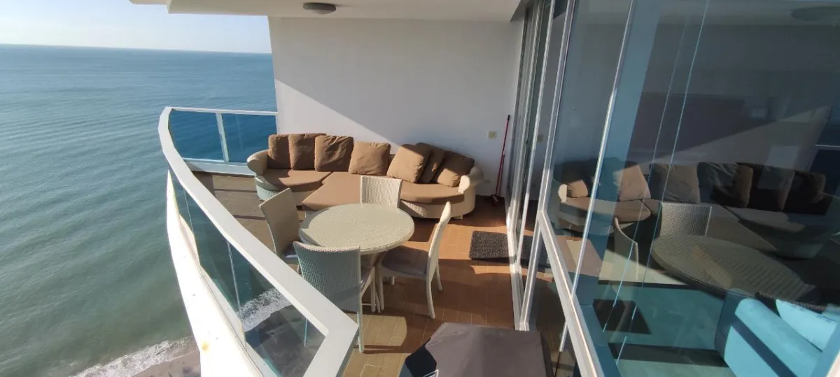 Oceanfront Apartment in PH Royal Palm, N/Gorgona 