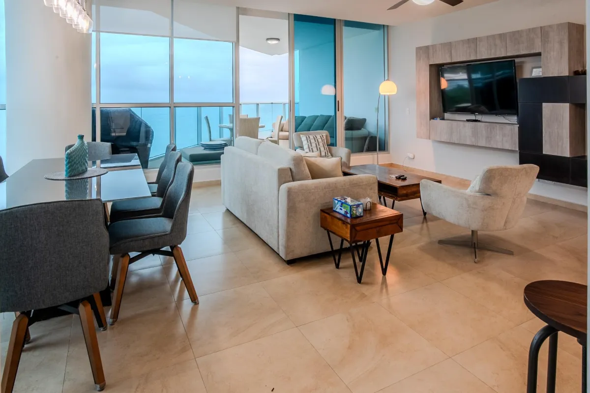 Oceanfront Apartment in PH Royal Palm, N/Gorgona 