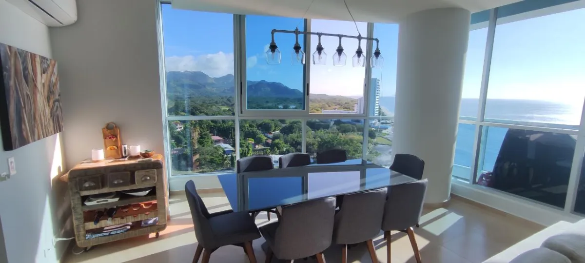 Oceanfront Apartment in PH Royal Palm, N/Gorgona 