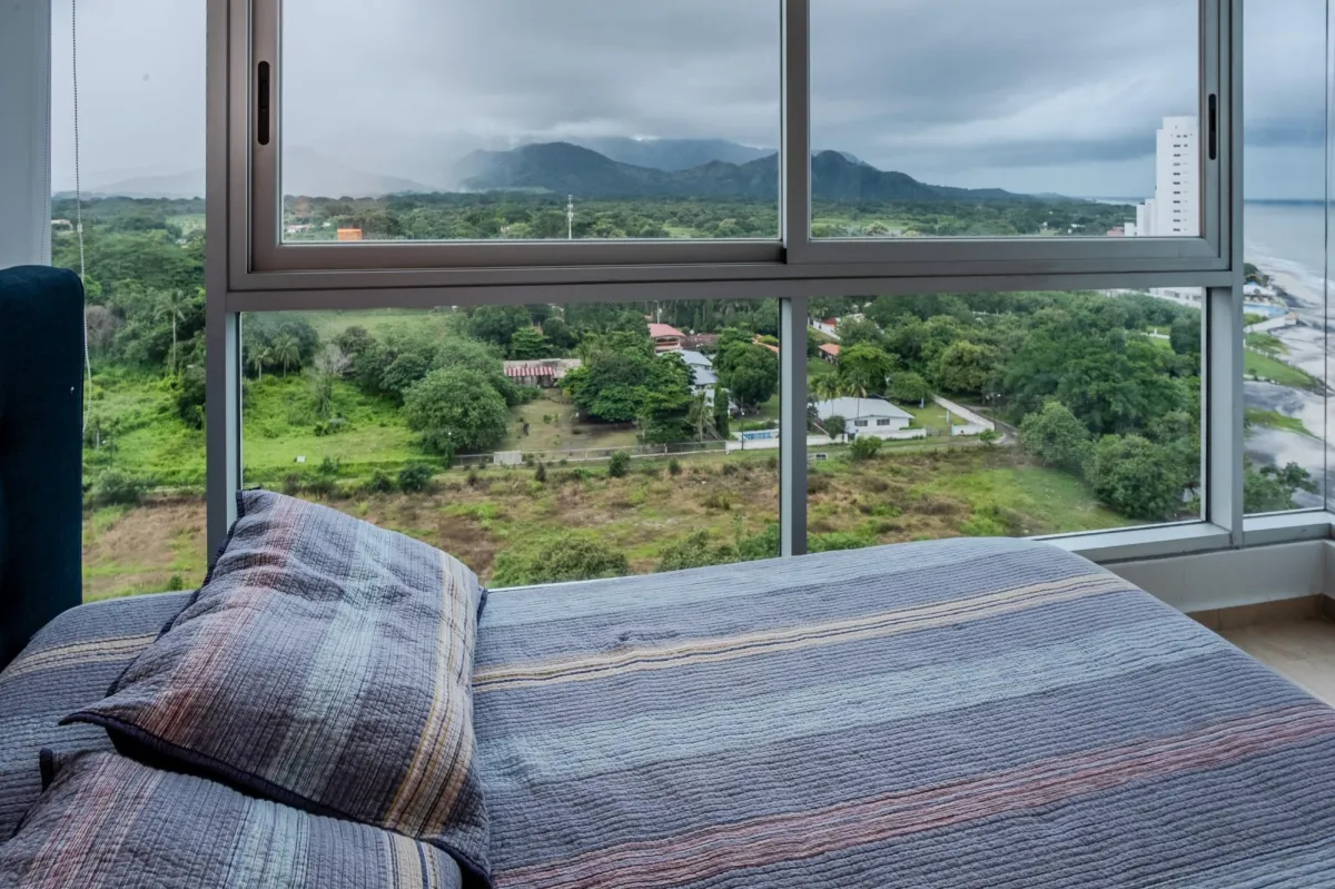 Oceanfront Apartment in PH Royal Palm, N/Gorgona 