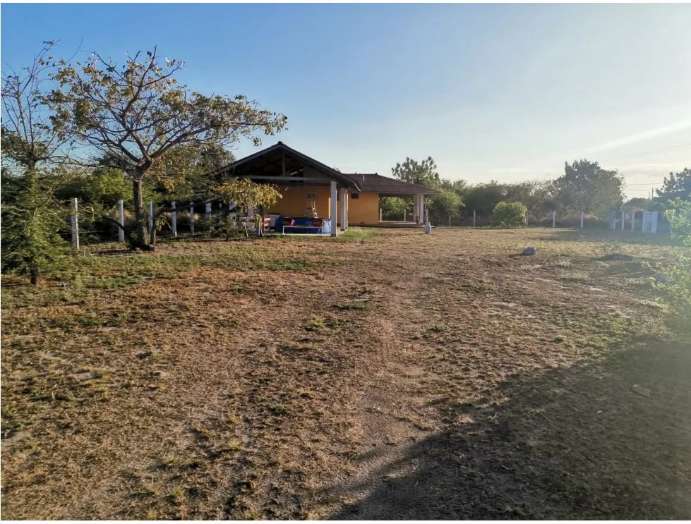 HOUSE FOR SALE IN PUNTA CHAME 1500 M2 CLOSE TO THE BEACH