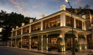 Edificio para restaurar con potencial de 2,000 m2 en Santa Ana.