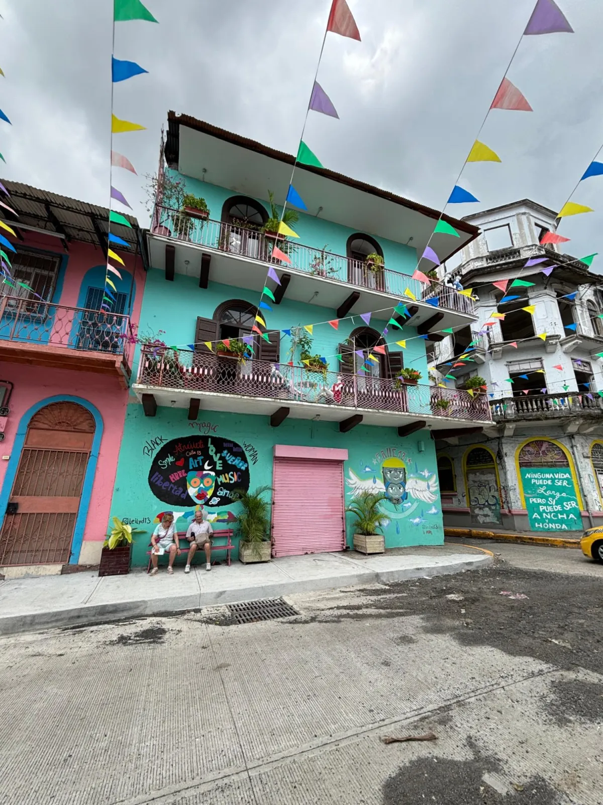 Edificio listo para operar en Santa Ana. (Casa Chocolate)