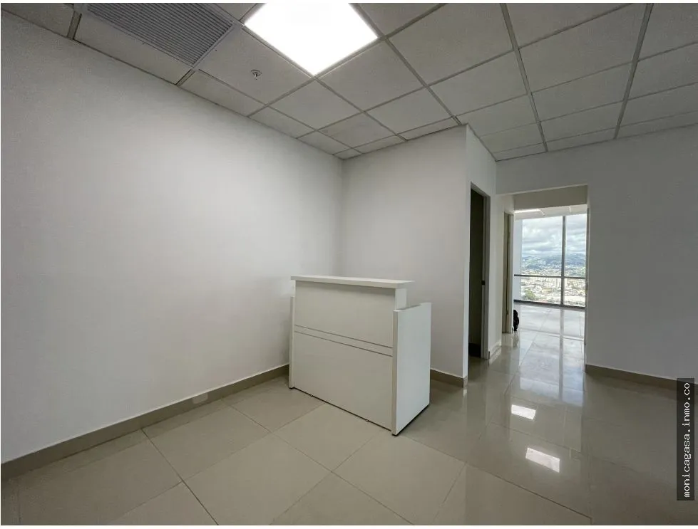 Bureau à Costa del Este à louer