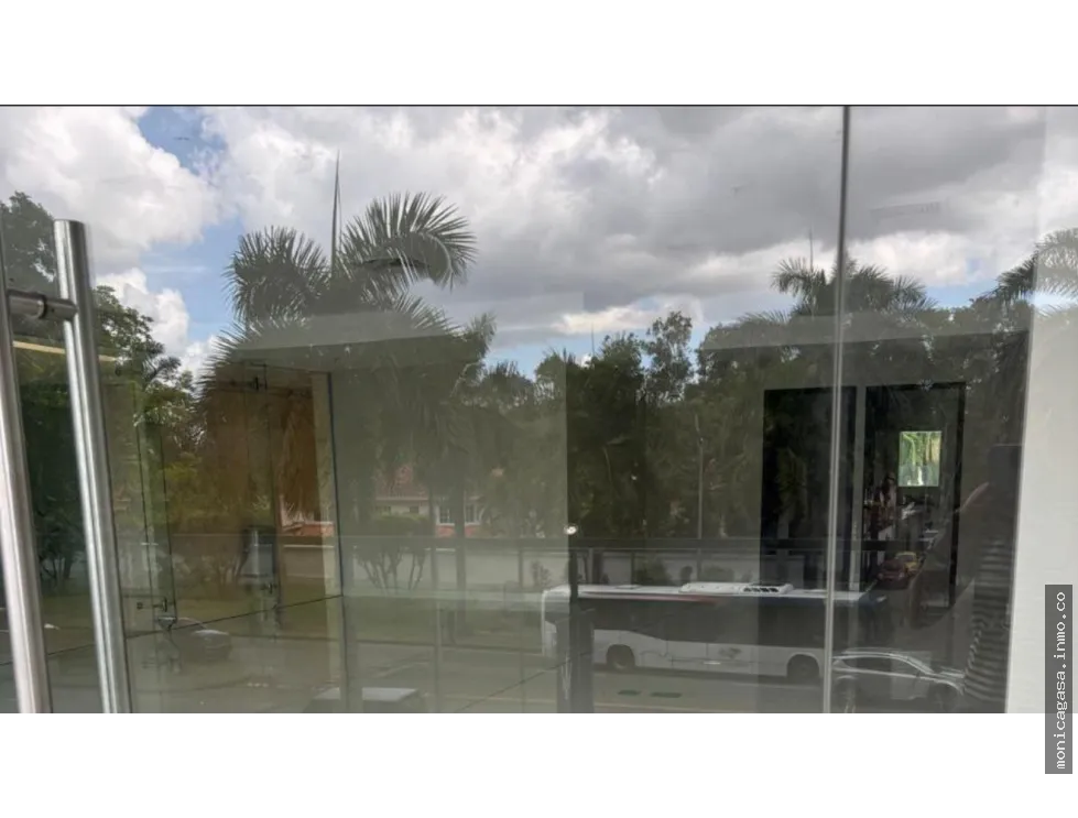 Espace commercial à Costa del Este à louer
