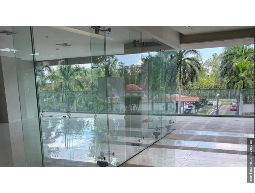 Espace commercial à Costa del Este à louer