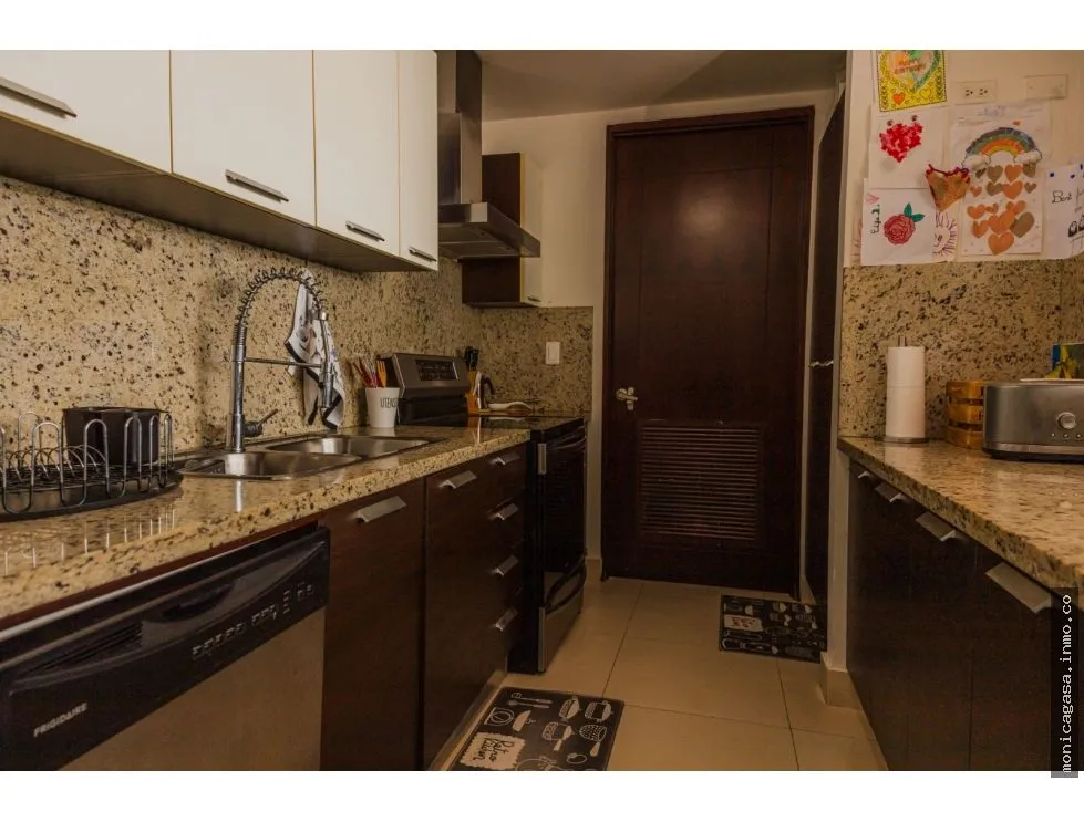 Venta de Apartamento FULL AMUEBLADO en Piso Alto, PH. OCEANAIRE