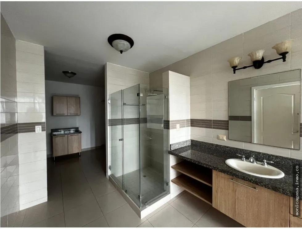 VENTA APARTAMENTO PH. TAO TOWERS / 205.84 M2