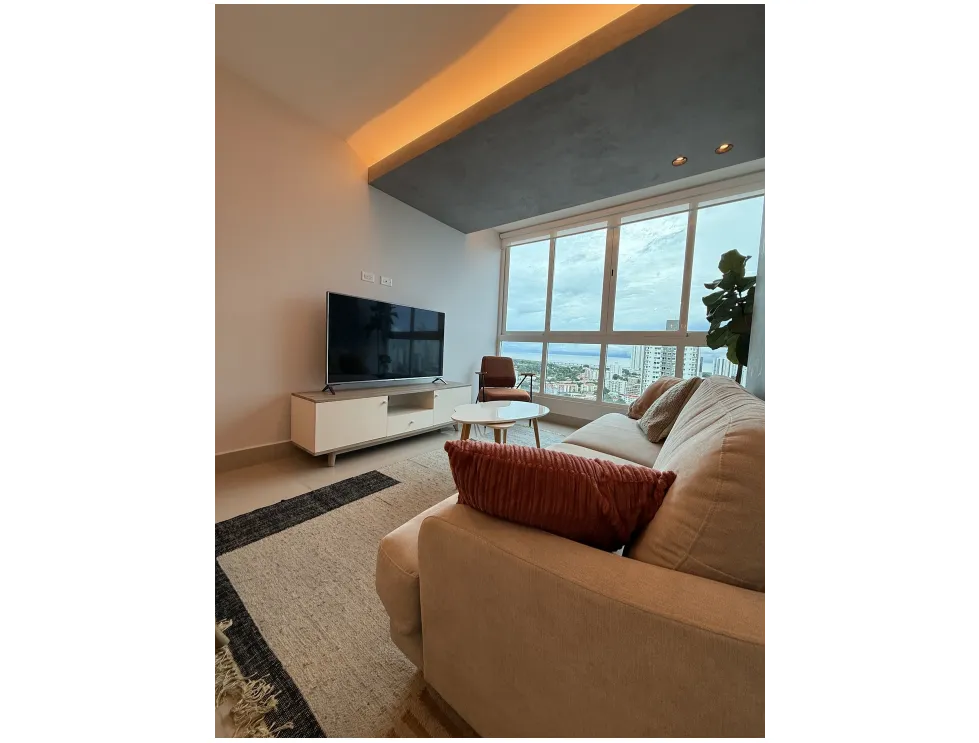 VIA ESPAÑA / ALTO RIO / 71M / 2 HABITACIONES / DEPOSITO / VISTA AL MAR