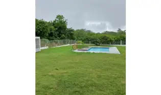 SE VENDE CASA EN CORONADO 2250M2  CON TERRENO Y PISICINA CERCA DEL MAR
