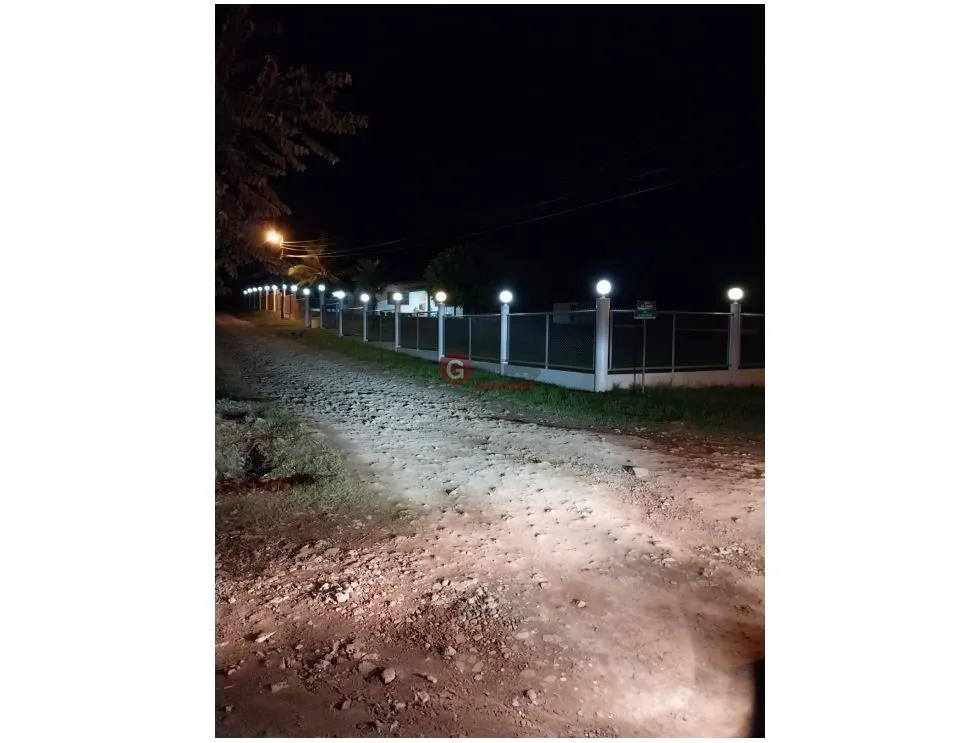 SE VENDE CASA EN CORONADO 2250M2  CON TERRENO Y PISICINA CERCA DEL MAR