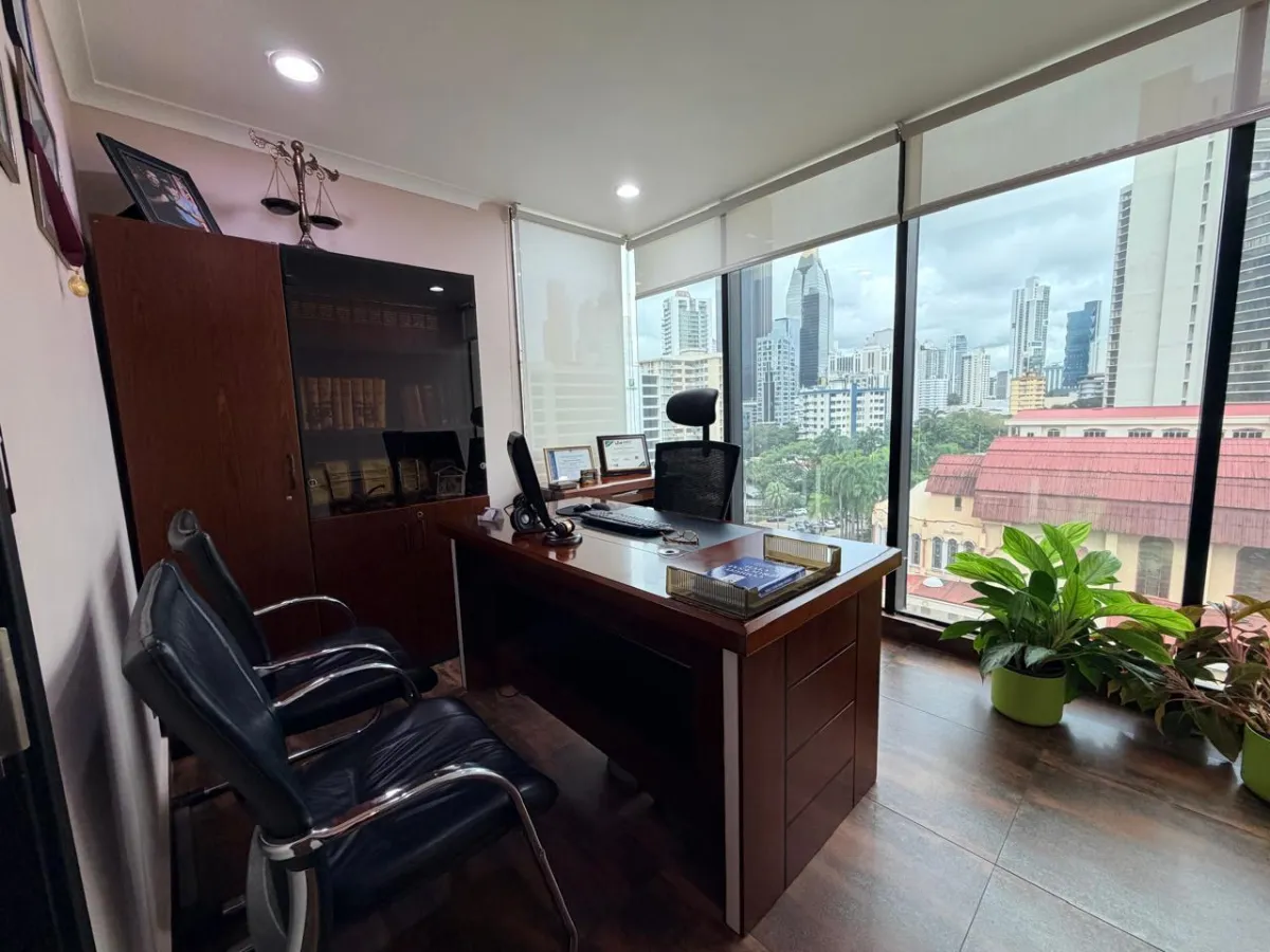 Furnished office for sale in Obarrio, ready for immediate operation