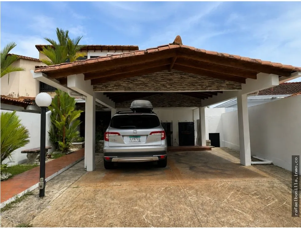 SE VENDE O SE ALQUILA CASA EN DOS MARES