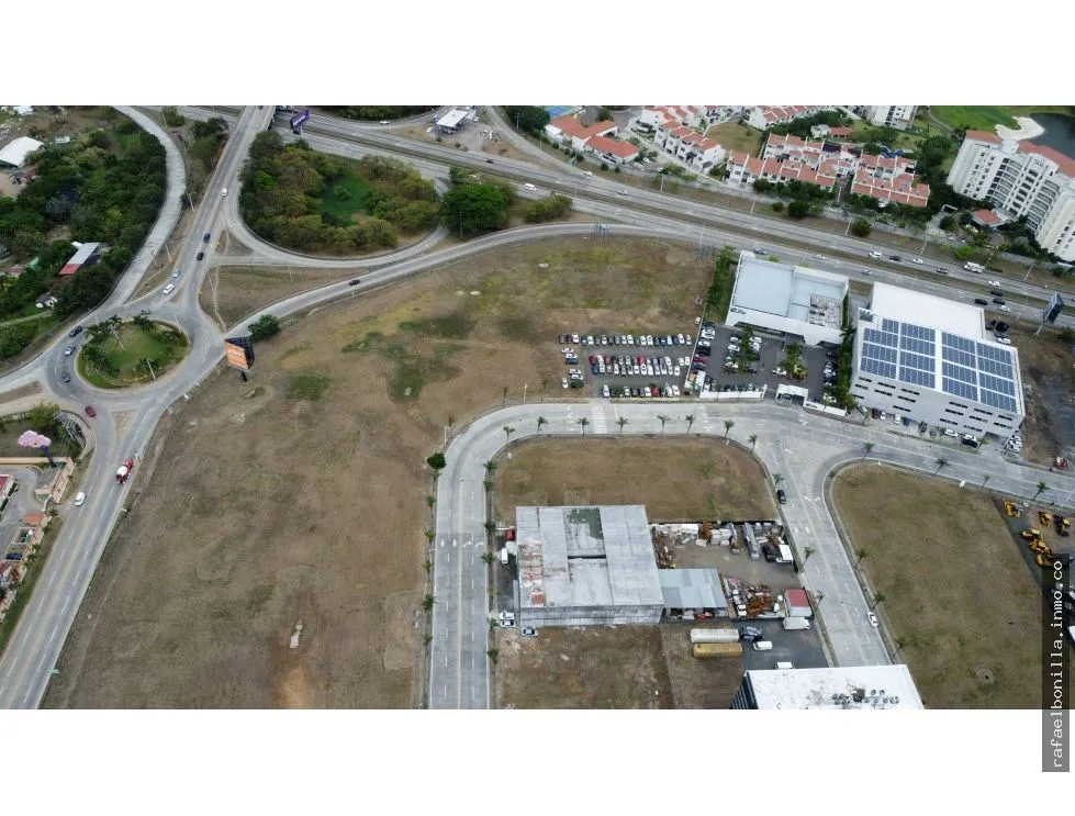 SE VENDE TERRENO EN SANTA MARIA BUSINESS DISTRICT