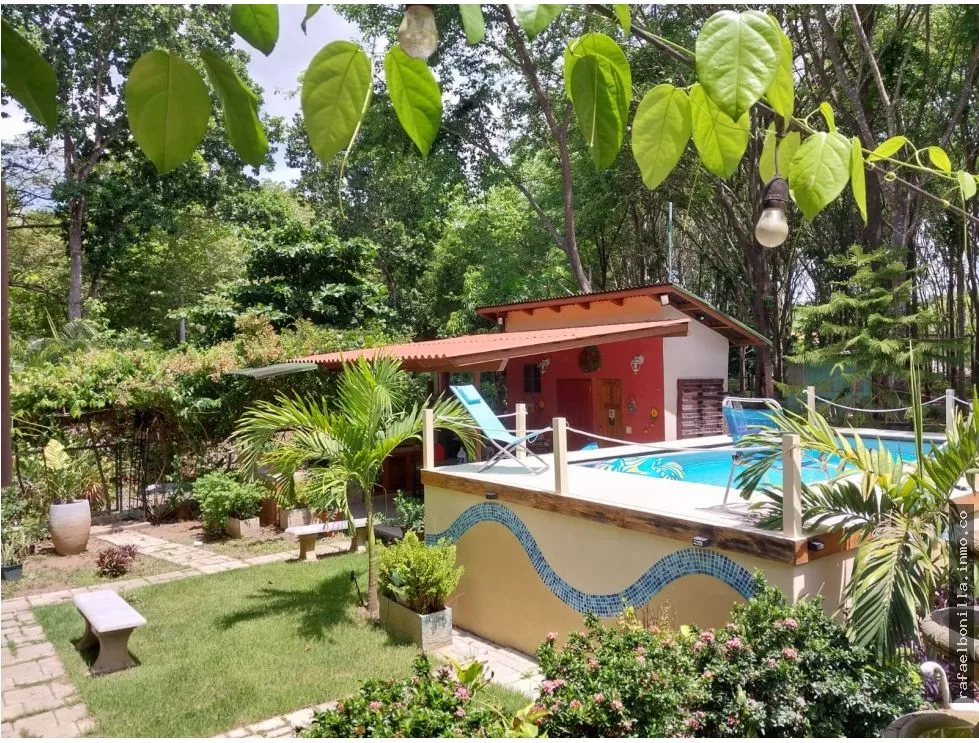 SE VENDE CASA EN LOS LIRIOS (VIA AL VALLE DE ANTON)