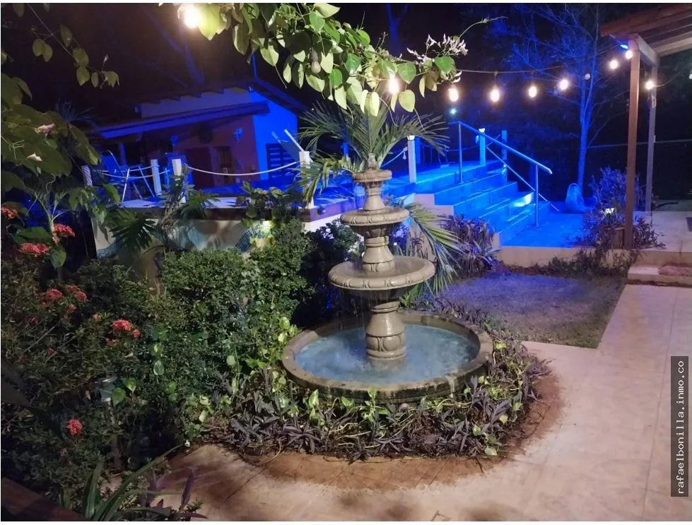 SE VENDE CASA EN LOS LIRIOS (VIA AL VALLE DE ANTON)