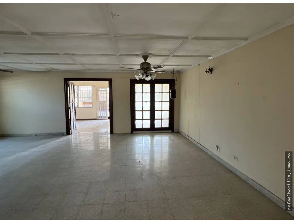 SE VENDE CASA (CIUDAD RADIAL)