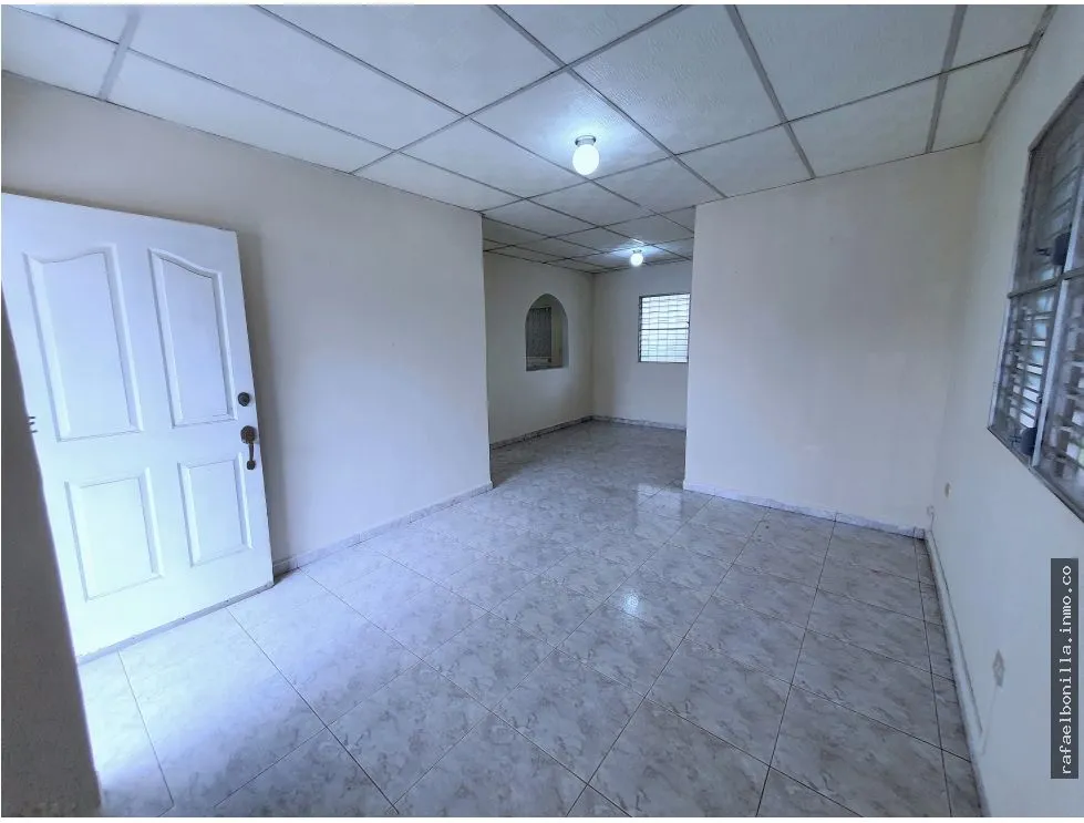 SE VENDE CASA EN LAS TABLAS