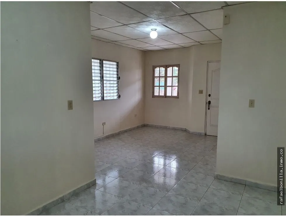 SE VENDE CASA EN LAS TABLAS