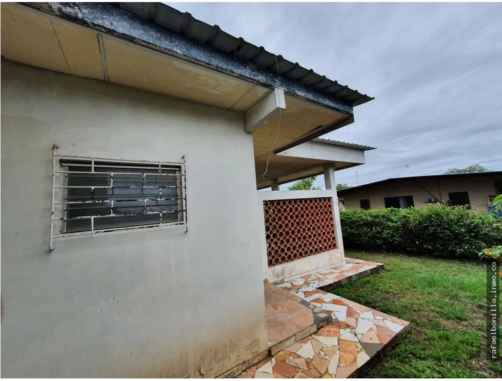 SE VENDE CASA EN LAS TABLAS