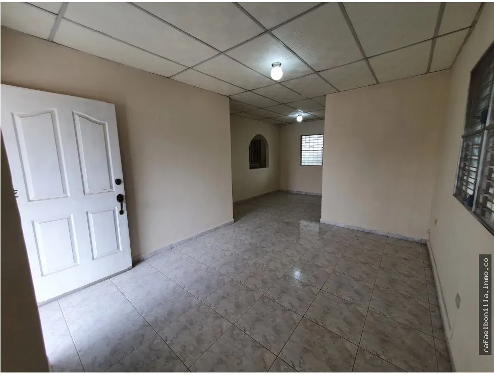 SE VENDE CASA EN LAS TABLAS