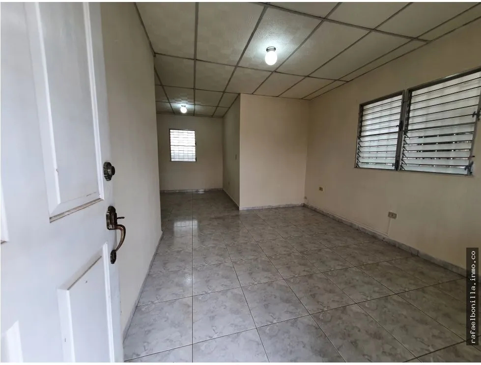 SE VENDE CASA EN LAS TABLAS