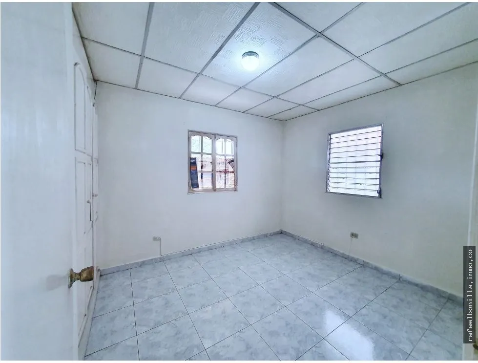 SE VENDE CASA EN LAS TABLAS