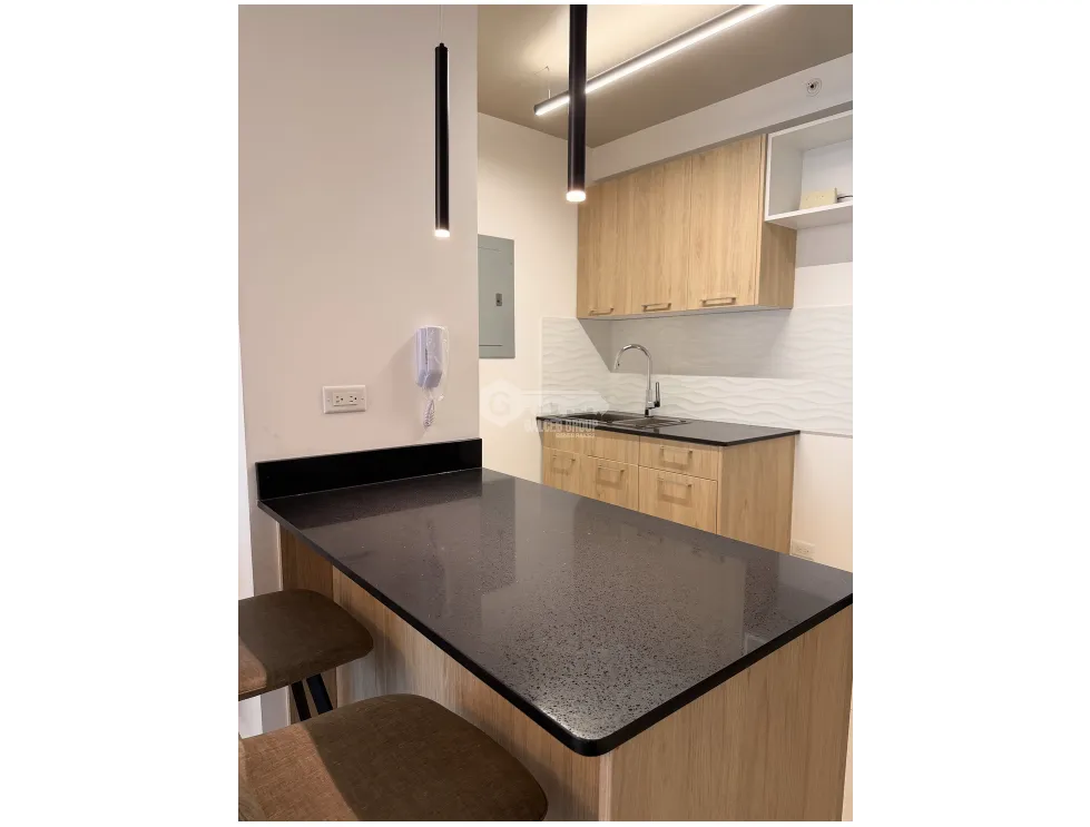 VIA ESPAÑA / ALTO RIO / 79M / 3 BEDROOMS / STUDIO / SEA VIEW