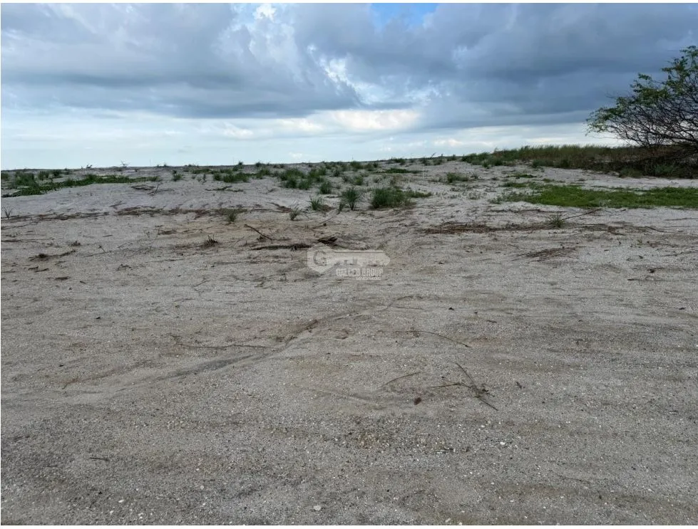 BEACHFRONT LOT FOR SALE IN GORGONA MALIBU BEACH 1200 M