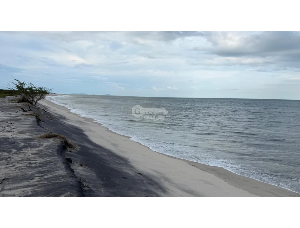 LOT FOR SALE IN GORGONA MALIBU BEACH 1200 M BEACHFRONT