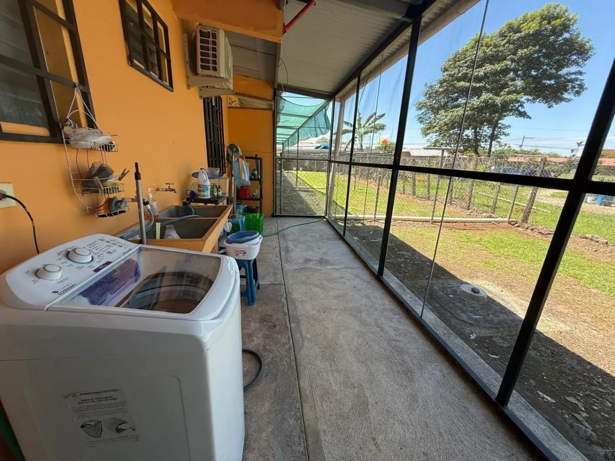 Se Vende Casa con 4 Apartamentos