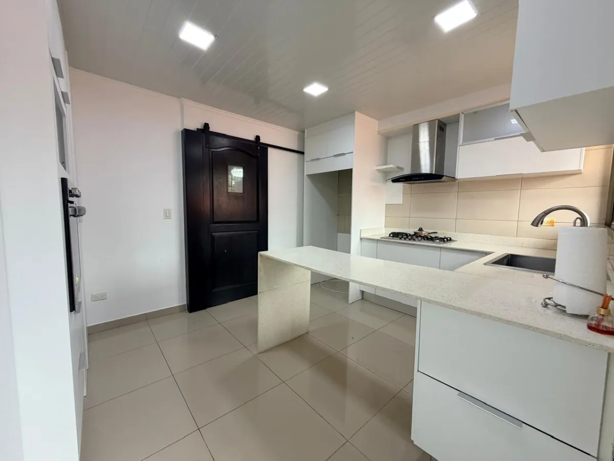 Casa en Venta con Piscina en Villa Lucre