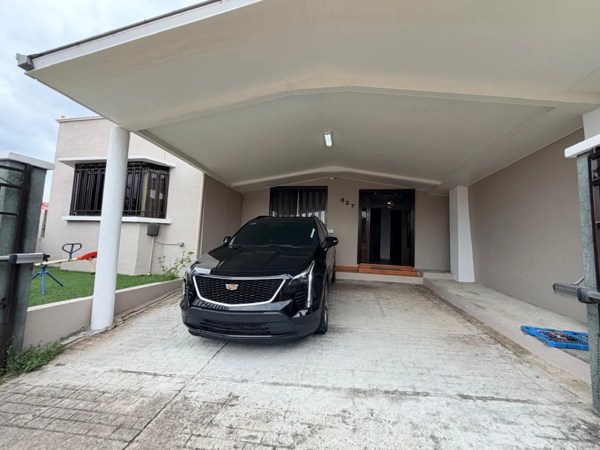 Casa en Alquiler con Piscina | Villa Lucre