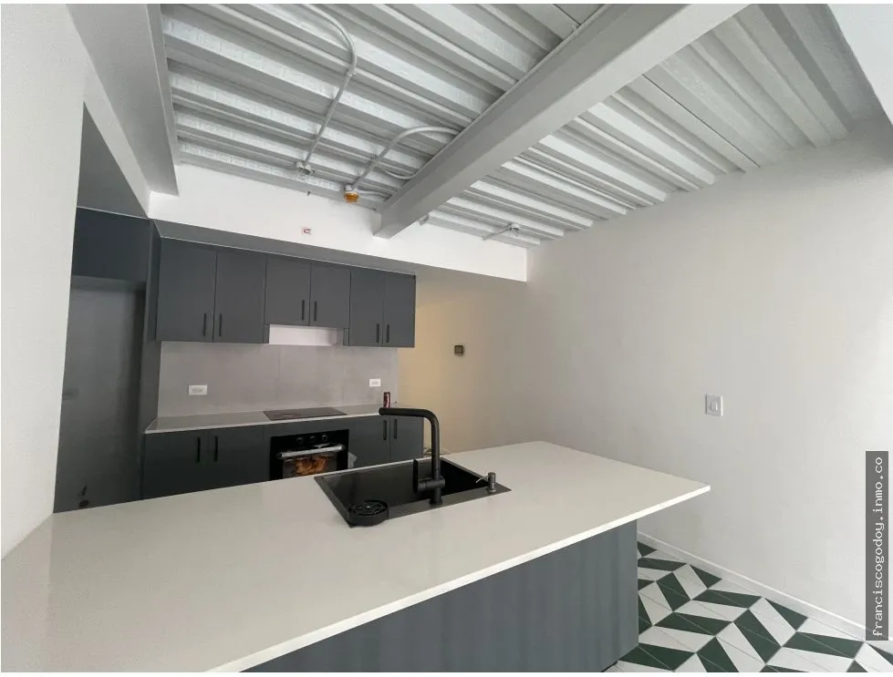 SE VENDE APARTAMENTO - CASCO VIEJO