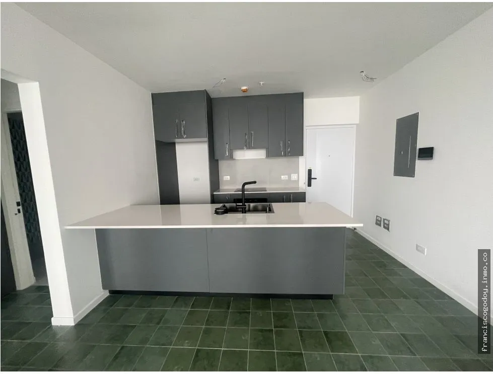 SE VENDE APARTAMENTO - CASCO VIEJO